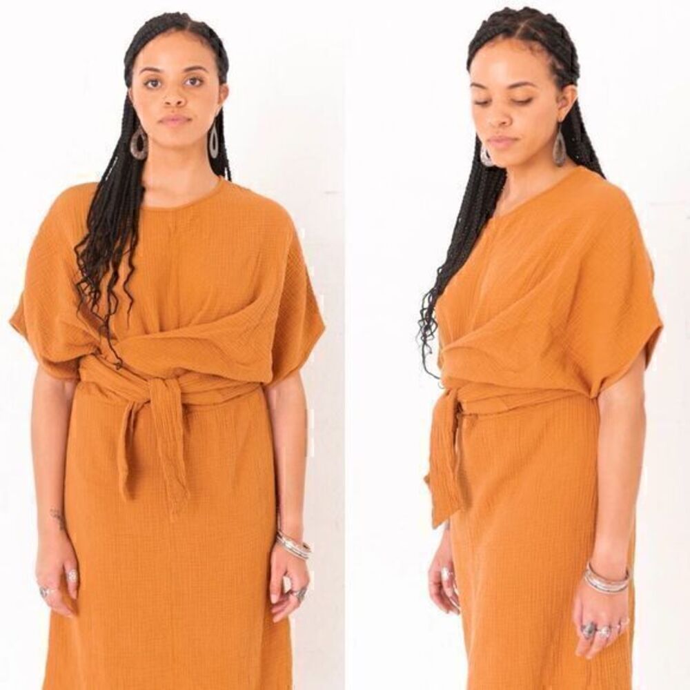 Chic Amber Midi Dress